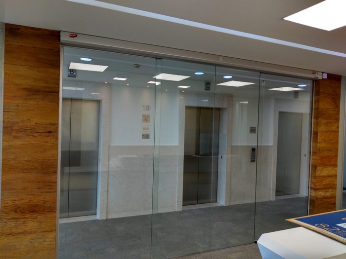 Porta automática de vidro para clínicas